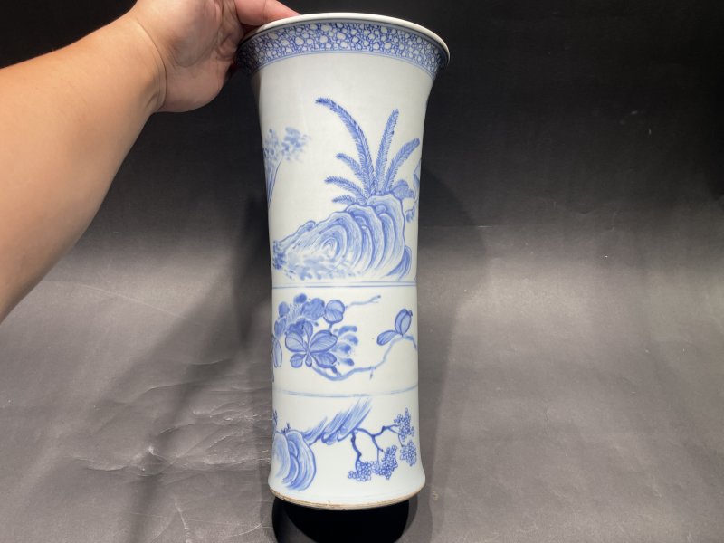 清康熙 青花蹴鞠图花觚 - 图3