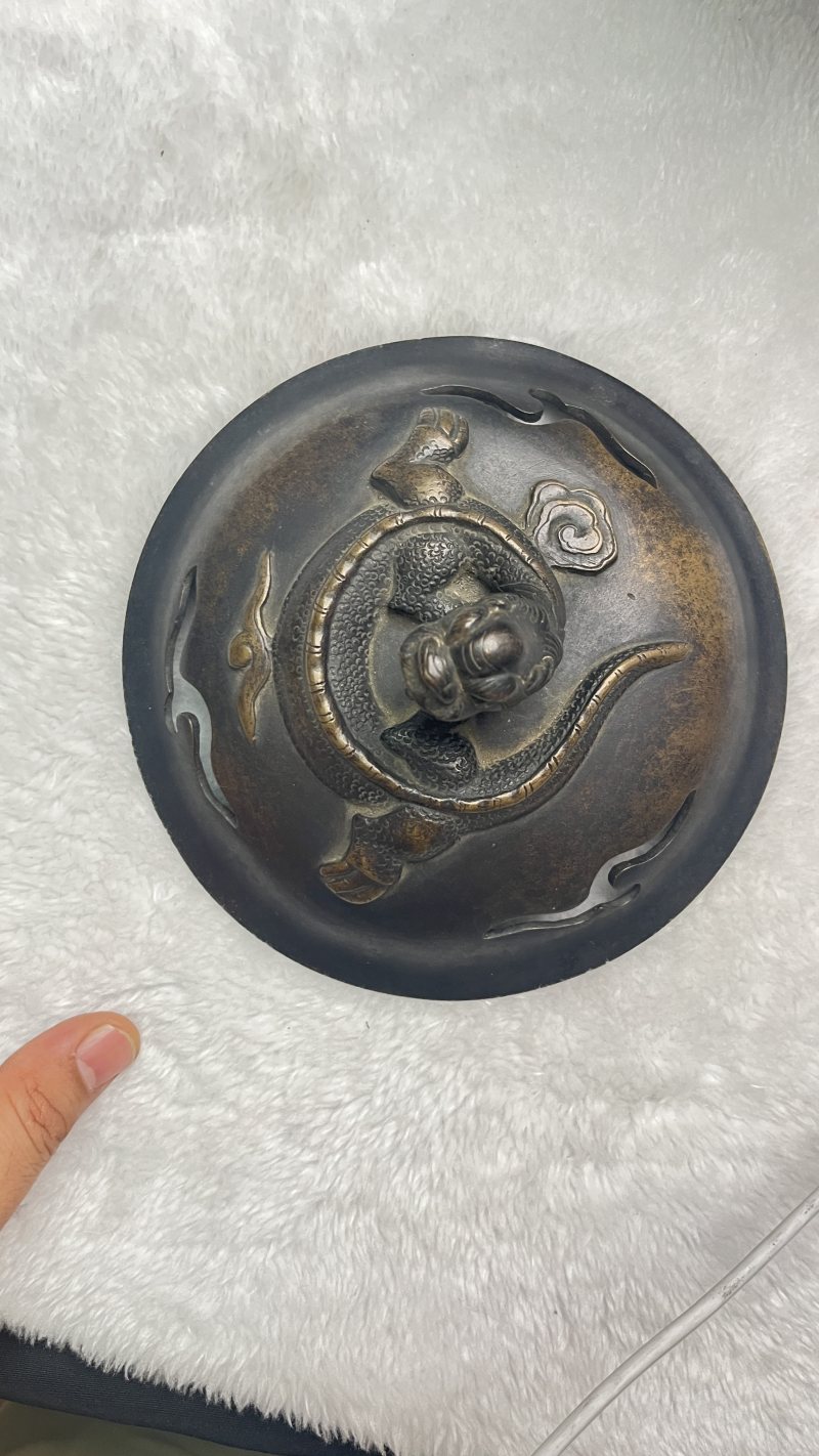 铜仰钟式龙钮熏炉 - 图8