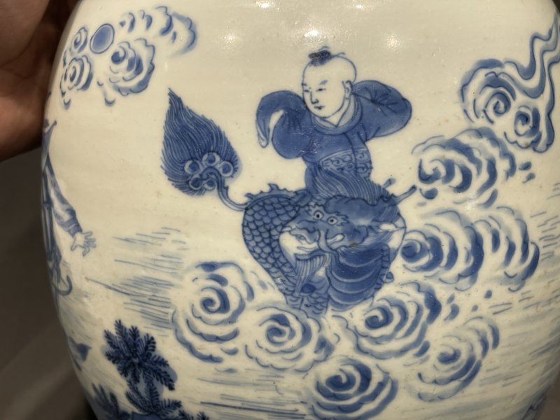 明崇祯 青花张仙送子图莲子罐 - 图6