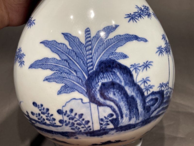 清乾隆 青花竹石芭蕉图玉壶春瓶 - 图6