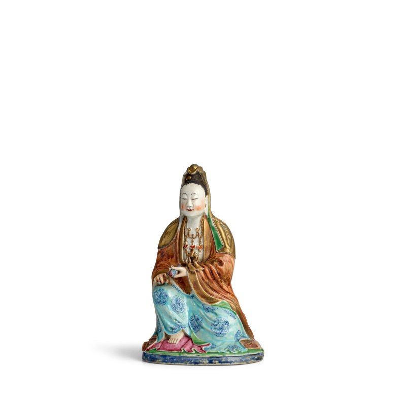 十九世紀 粉彩觀音坐像 | A FAMILLE-ROSE PORCELAIN FIGURE OF SEATED GUANYIN - 图3