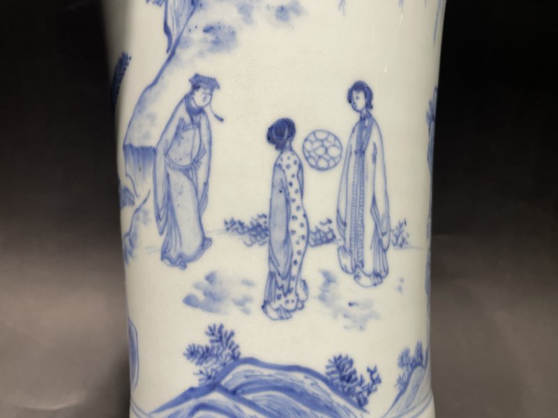 清康熙 青花蹴鞠图花觚 - 图5