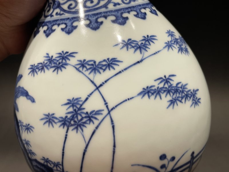 清乾隆 青花竹石芭蕉图玉壶春瓶 - 图7
