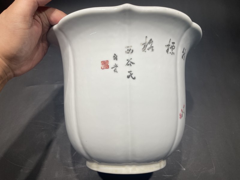 民国 粉彩折枝梅花花口花盆一对 - 图13