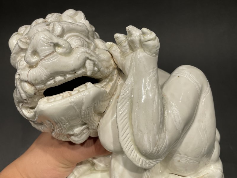明 邢窑白釉狮子瓷塑 - 图7