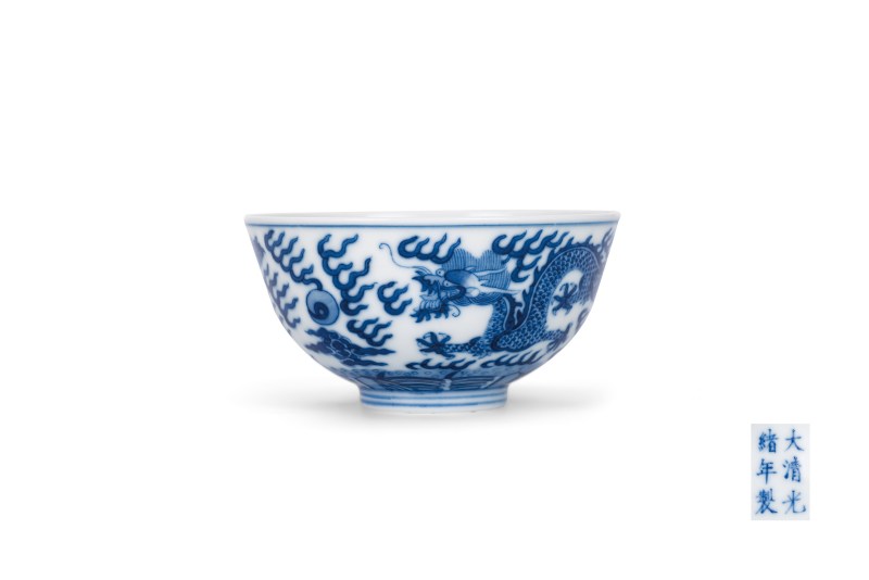 青花云龙纹碗