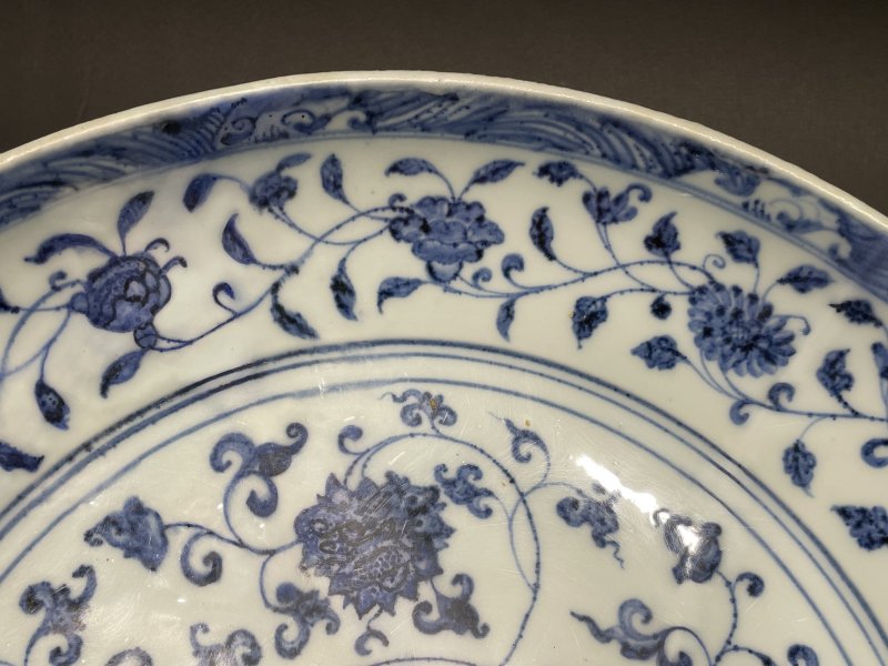 明永乐 青花缠枝莲纹大盘 - 图5