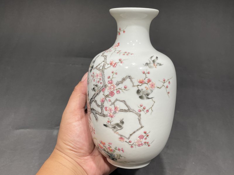 民国 粉彩月月见喜图灯笼瓶 - 图4