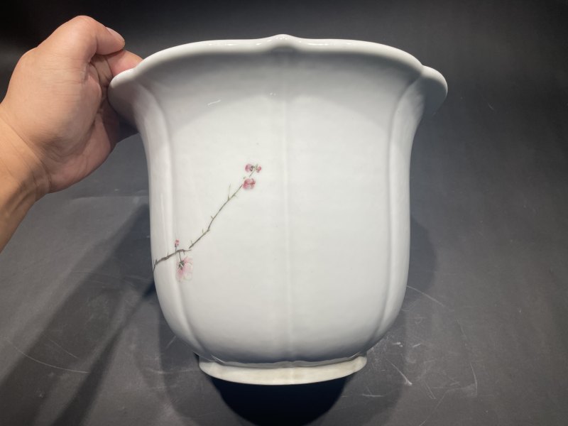 民国 粉彩折枝梅花花口花盆一对 - 图14