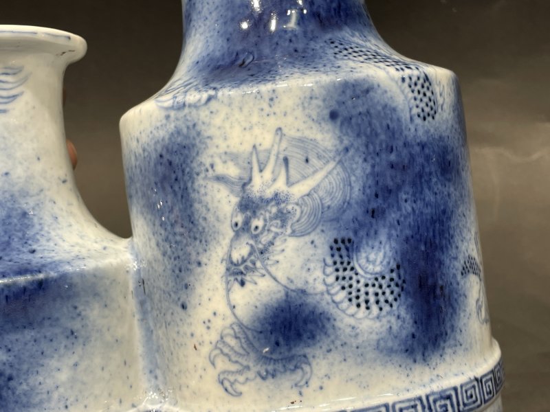 清中期 唐英风格青花云龙纹双联瓶（带木座） - 图9