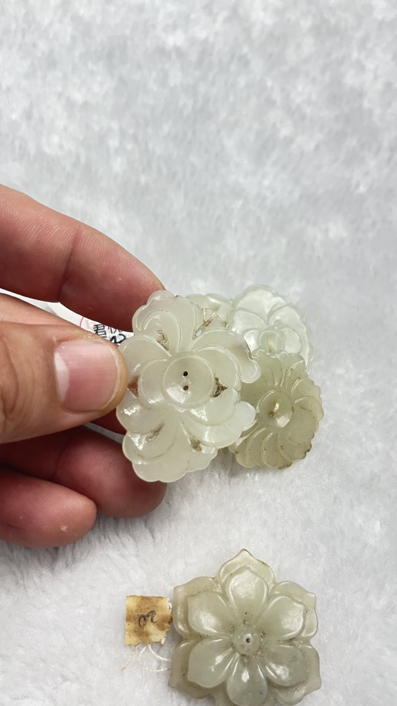 和田玉花卉形帽花一组 - 图4
