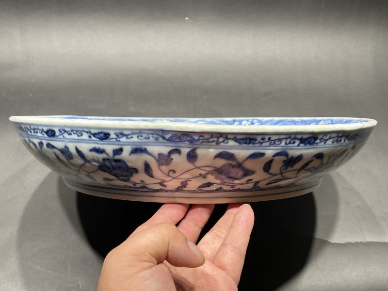 明永乐 青花缠枝莲纹大盘 - 图6
