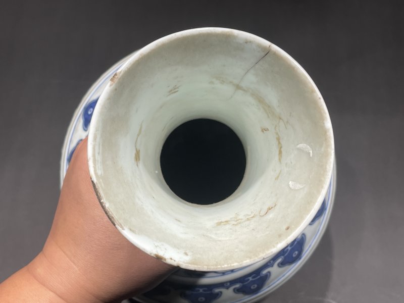 清光绪 青花缠枝莲纹赏瓶 - 图9