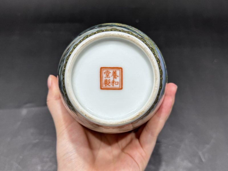 民国 珐琅彩唐玄宗长生殿对天盟誓图梅瓶（带座） - 图7