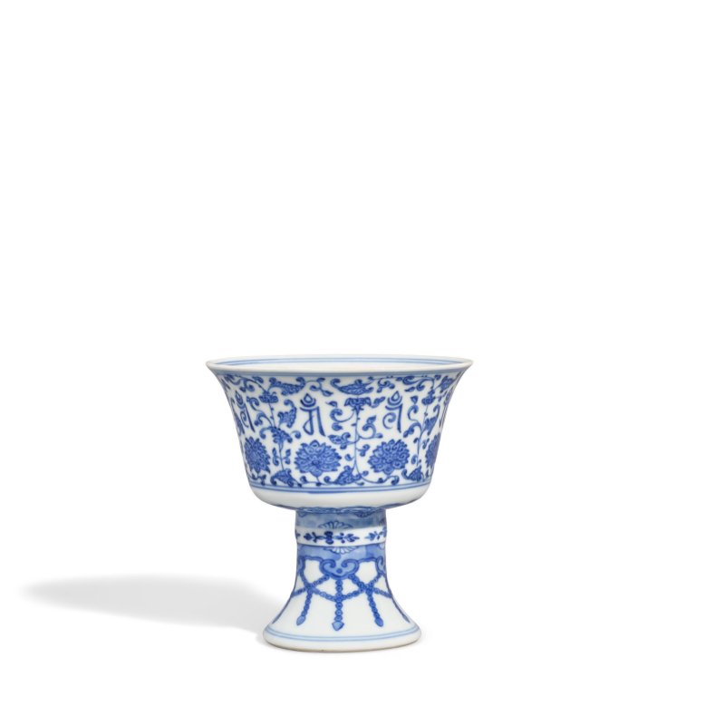 清乾隆 青花纏枝蓮紋梵文高足杯 | A BLUE AND WHITE 'LANÇA' STEMCUP