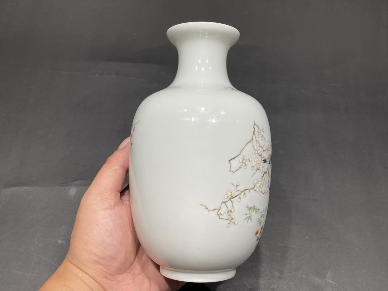 民国 粉彩月月见喜图灯笼瓶 - 图5