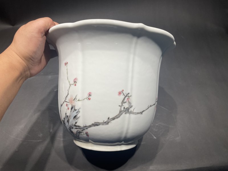 民国 粉彩折枝梅花花口花盆一对 - 图15