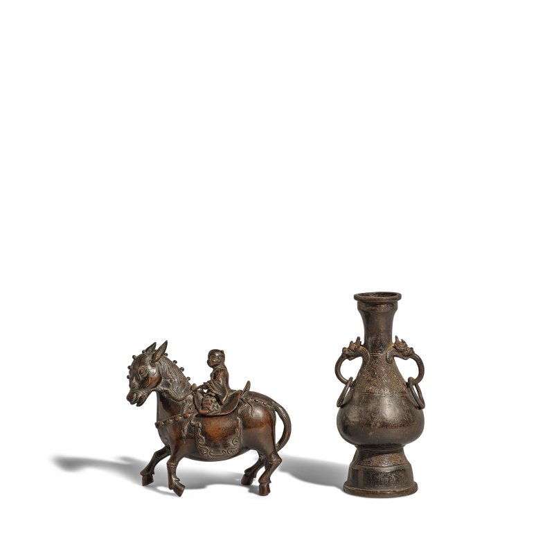 明 活環雙龍耳銅瓶 | TWO CAST BRONZE VESSELS