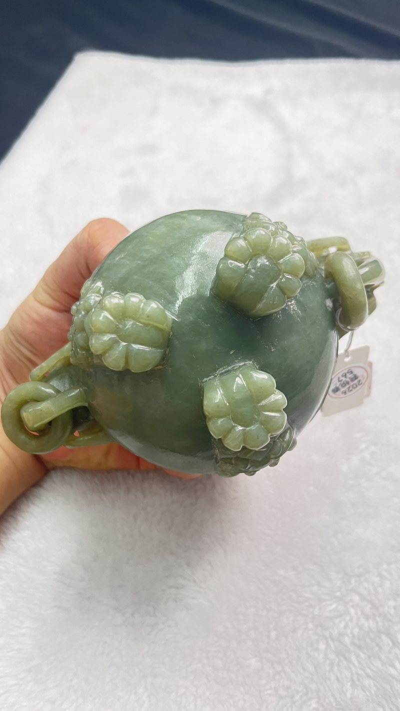 玉兽首衔环耳龙顶熏炉 - 图5
