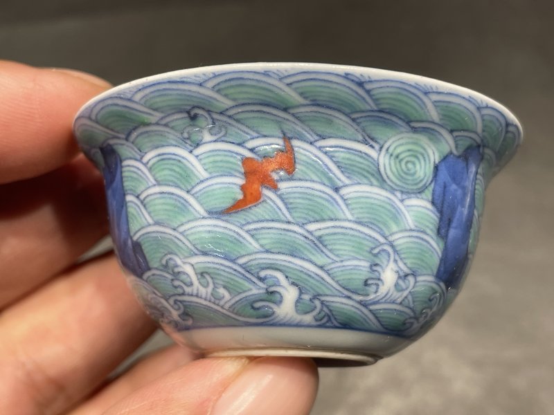 清雍正 斗彩福山寿海杯一对 - 图3