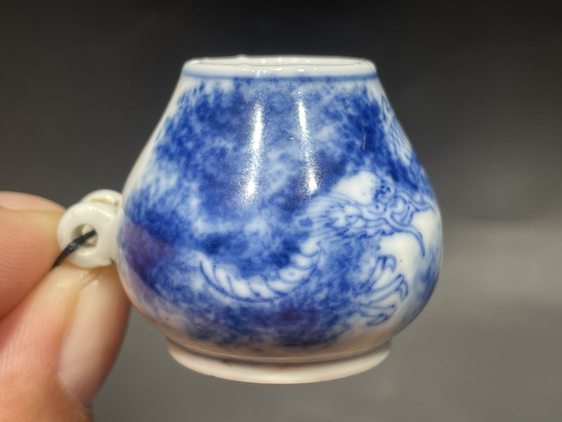 清乾隆 唐英风格青花云龙三现鸟食罐 - 图2