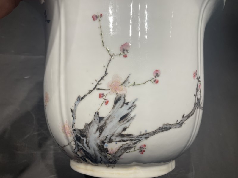 民国 粉彩折枝梅花花口花盆一对 - 图16
