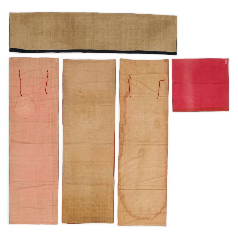晚清 絲錦繡片及椅披一組五件 | A GROUP OF FIVE EMBROIDERED SILK TEXTILE ACCESSORIES - 图2