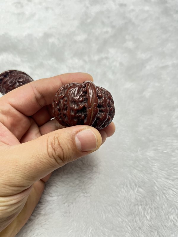 狮子头核桃手捻一对 - 图4