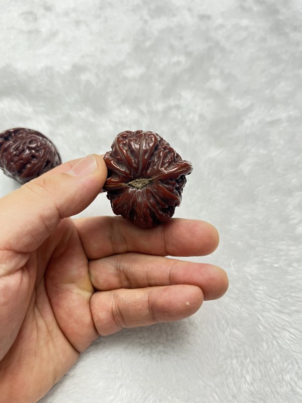 狮子头核桃手捻一对 - 图5