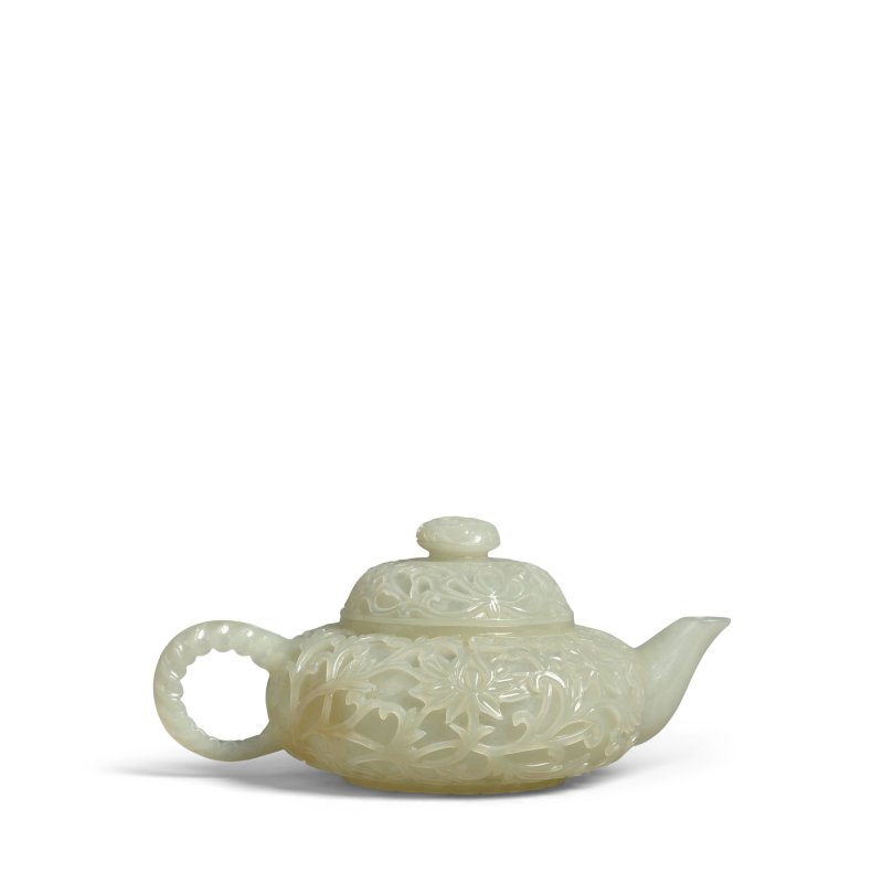 二十世紀 青白玉雕痕都斯坦式小茶壺 | A PALE-CELADON JADE MUGHAL-STYLE SMALL TEAPOT AND COVER