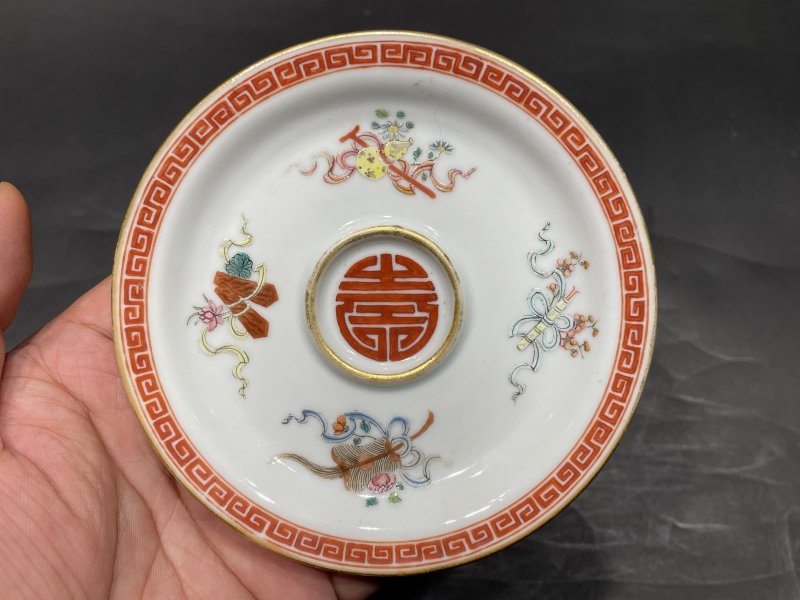 清乾隆 粉彩暗八仙纹盏托一对 - 图8