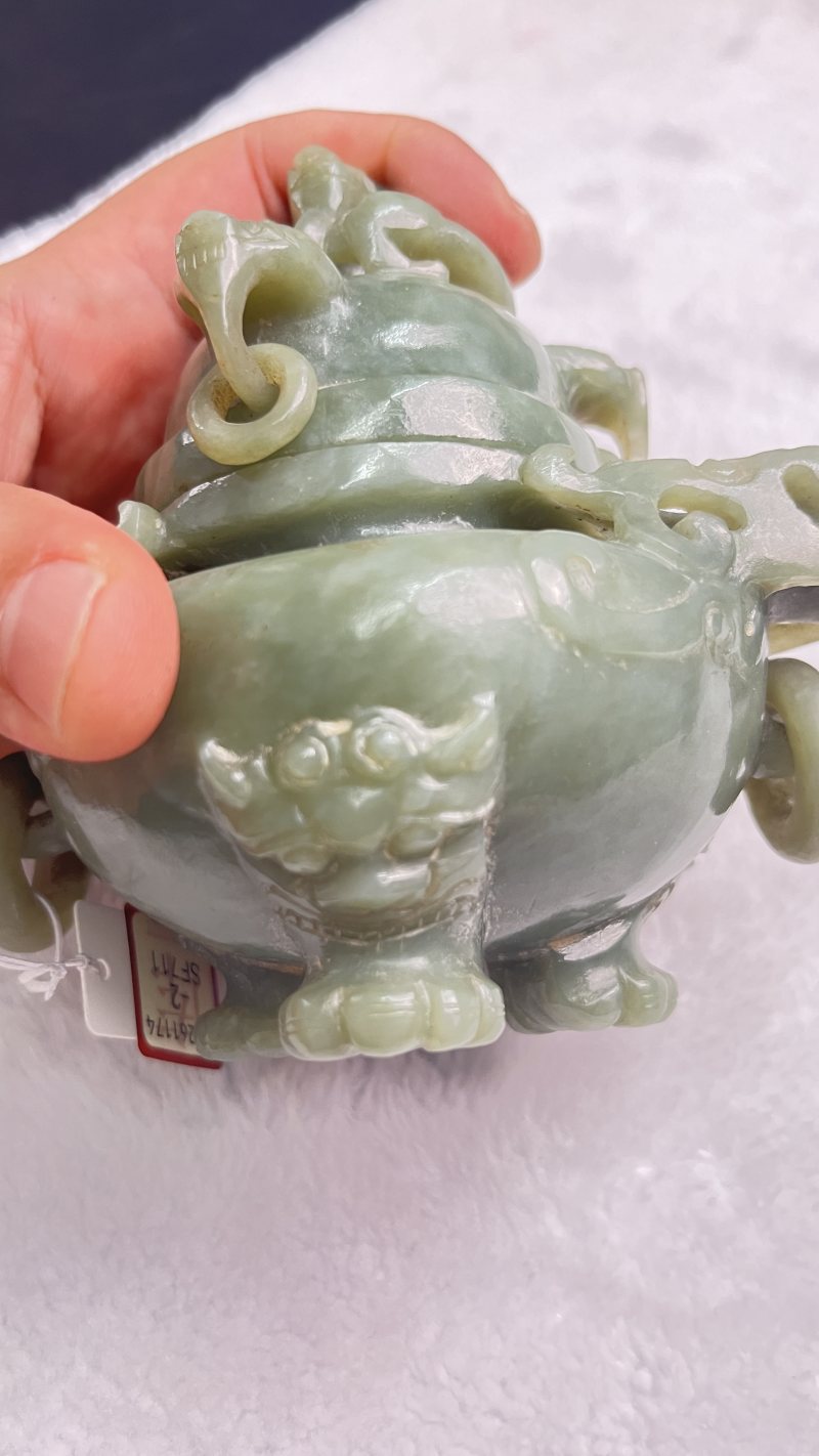 玉兽首衔环耳龙顶熏炉 - 图8