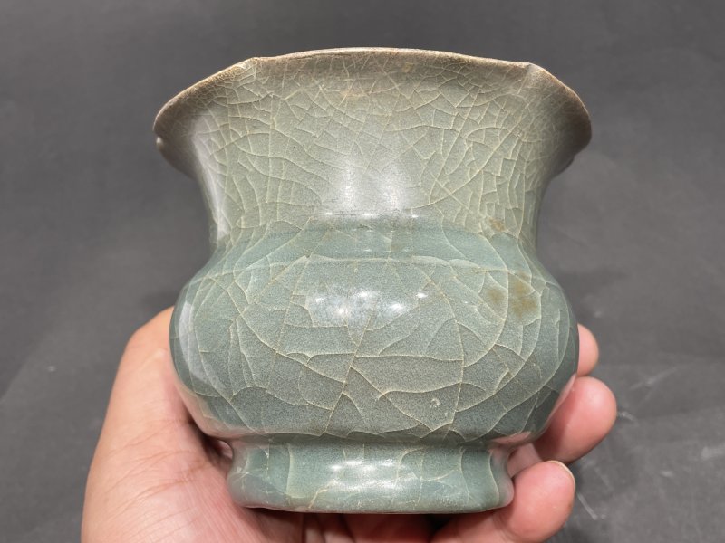 明 龙泉官窑花口花盆 - 图4