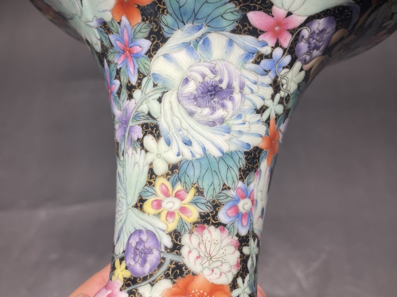 民国 墨地珐琅彩百花花觚一对 - 图8