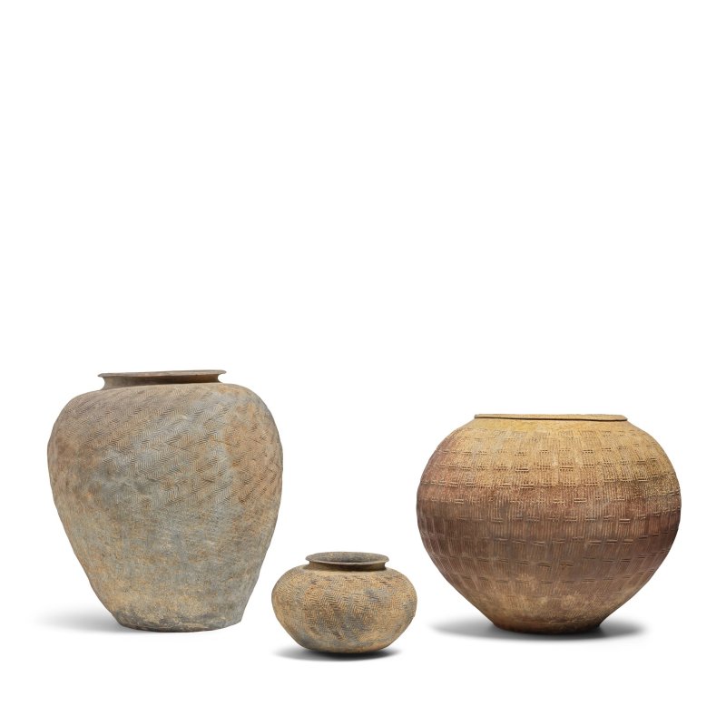 西周 或爲中國南方 灰陶印紋罐兩件 | A GROUP OF THREE STONEWARE JARS