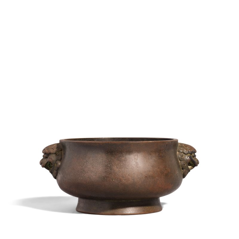 清 銅鋪首耳香爐 | A BRONZE BOMBÉ-FORM CENSER