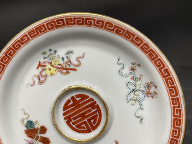 清乾隆 粉彩暗八仙纹盏托一对 - 图9