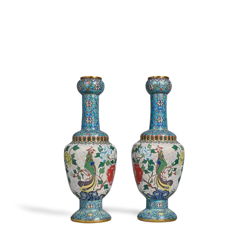 民國/二十世紀 掐絲琺琅纏枝蓮鳳紋瓶一對 | A PAIR OF CLOISONNÉ-ENAMEL 'PHOENIX' VASES
