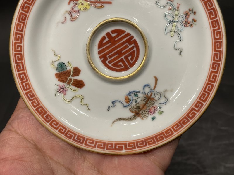 清乾隆 粉彩暗八仙纹盏托一对 - 图10