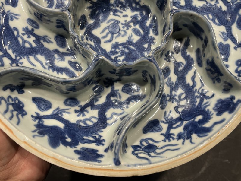 明万历 青花瑞兽纹格盘 - 图7