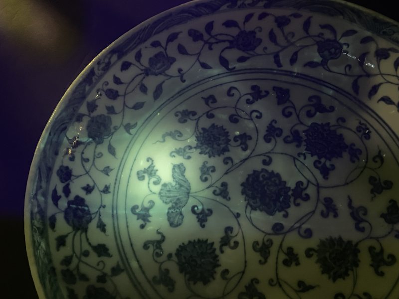 明永乐 青花缠枝莲纹大盘 - 图12