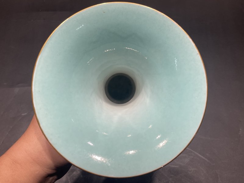 民国 墨地珐琅彩百花花觚一对 - 图10