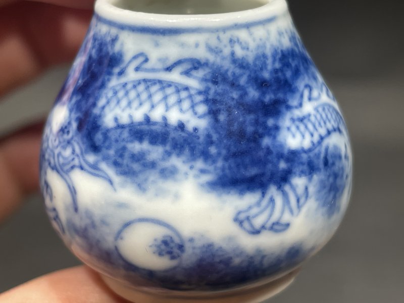 清乾隆 唐英风格青花云龙三现鸟食罐 - 图7