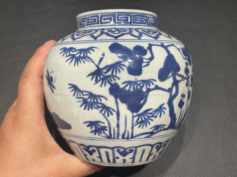 明嘉靖 青花岁寒三友图罐 - 图5