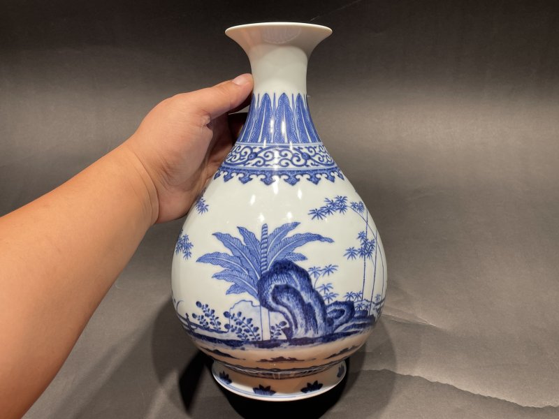 清乾隆 青花竹石芭蕉图玉壶春瓶 - 图2