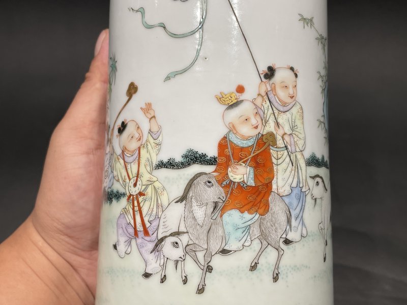 民国 粉彩麟趾呈祥帽筒一对 - 图18