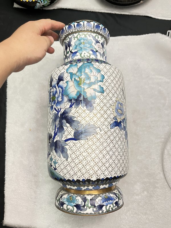 景泰蓝富贵牡丹图灯笼瓶 - 图4