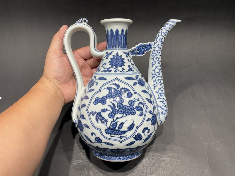清乾隆 仿永乐青花开光花果纹执壶 - 图4