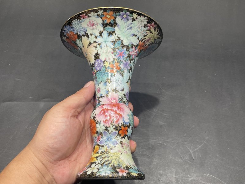 民国 墨地珐琅彩百花花觚一对 - 图12