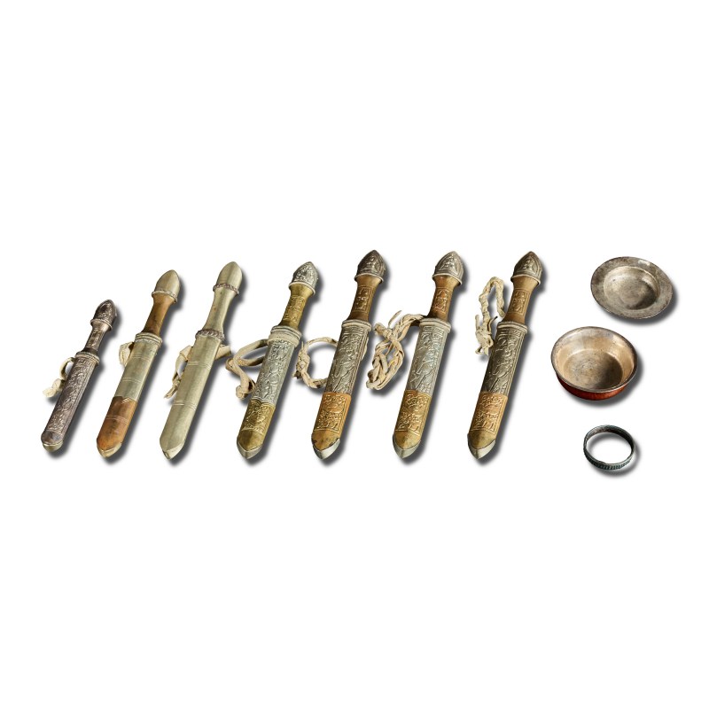 A group of knives and ritual objects, Tibet or Nepal, 18th century and later - 图2